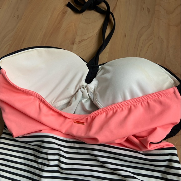 Victoria’s Secret Color Block Bandeau One Piece - Picture 5 of 10